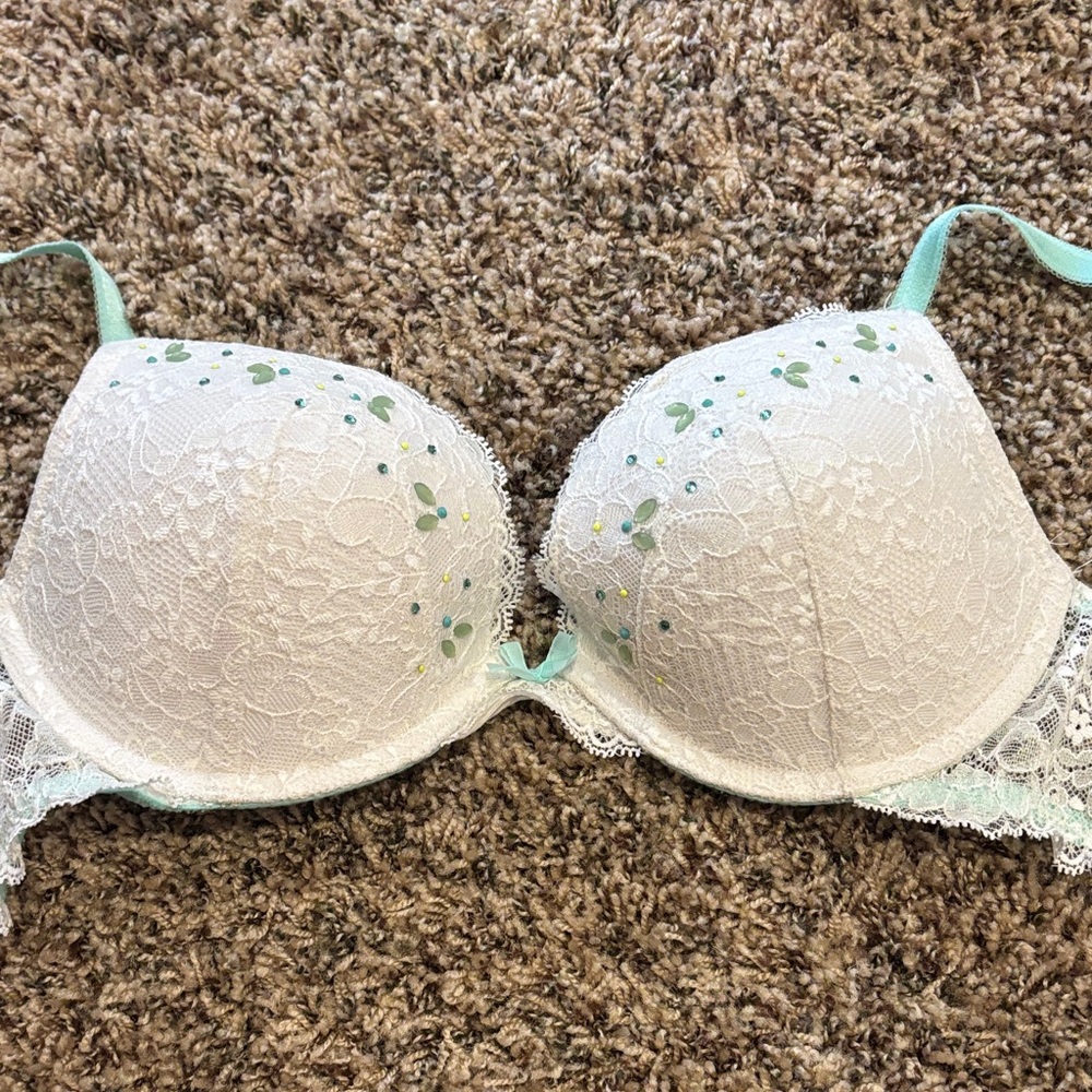Victoria's Secret White and Mint Lace Bra